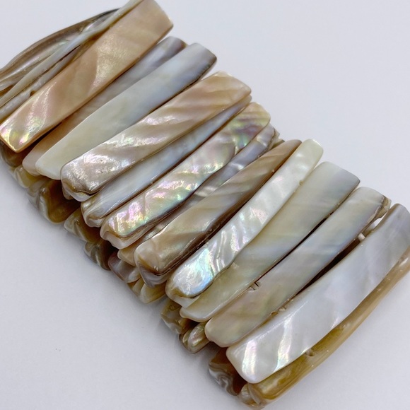 Mother of Pearl Abalone Shell Stretch Bracelet - Picture 7 of 9
